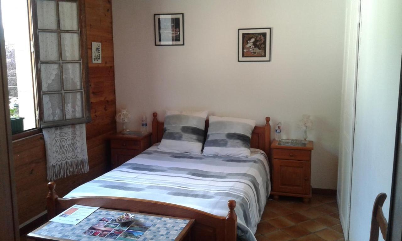 Au Grand Sapin Chambres Chez L'Habitant Henonville Esterno foto