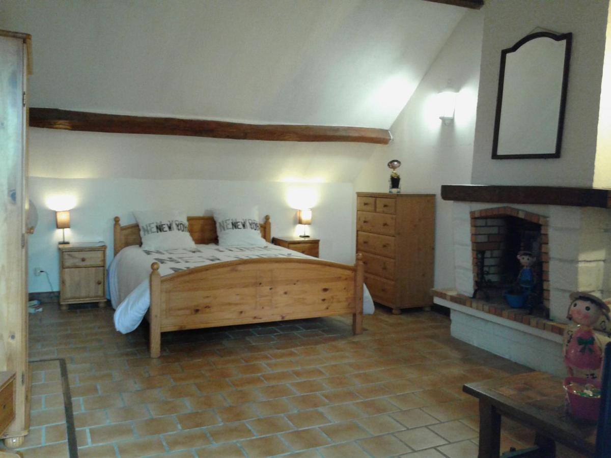 Au Grand Sapin Chambres Chez L'Habitant Henonville Esterno foto